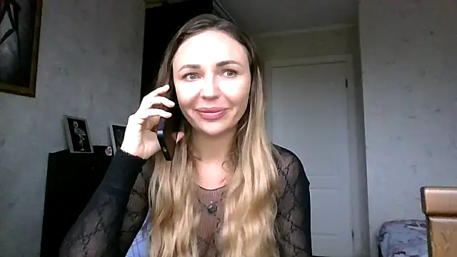 AngelinaLove28 online show from 10-24-25, 06:12