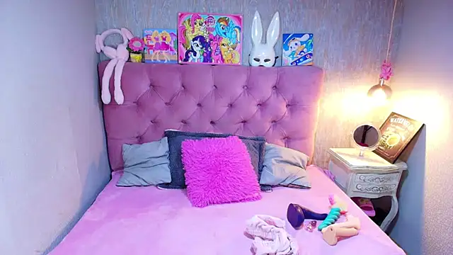 charlottemoonxz online show from 02-26-26, 06:52