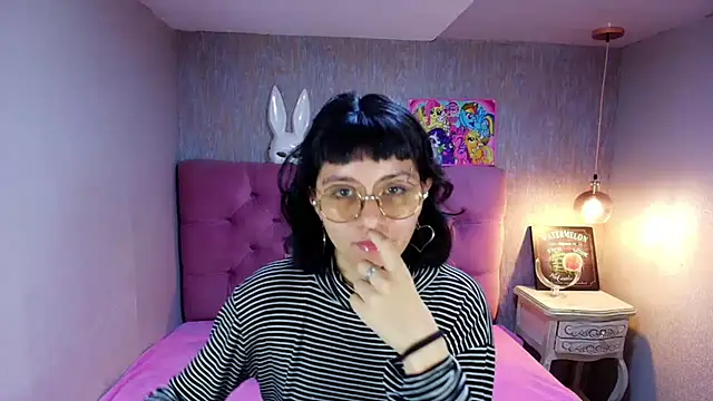 Snapshot of charlottemoonxz chatting on 07-18-26, 05:43 charlottemoonxz online show from 07-18-26, 05:43