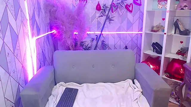 charlottemoonxz online show from 10-02-25, 08:01