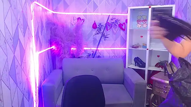 charlottemoonxz online show from 10-18-25, 04:42