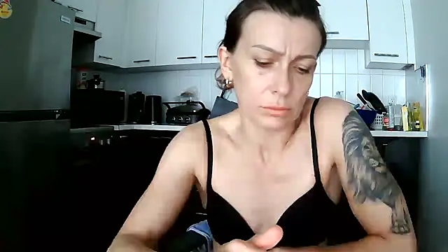Snapshot of anechka1 chatting on 06-12-26, 07:11 anechka1 online show from 06-12-26, 07:11