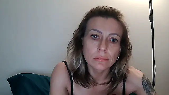 Snapshot of anechka1 chatting on 06-20-26, 09:53 anechka1 online show from 06-20-26, 09:53