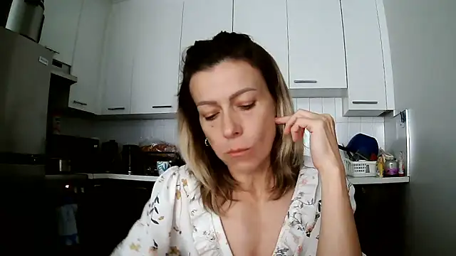 Snapshot of anechka1 chatting on 06-07-26, 02:44 anechka1 online show from 06-07-26, 02:44