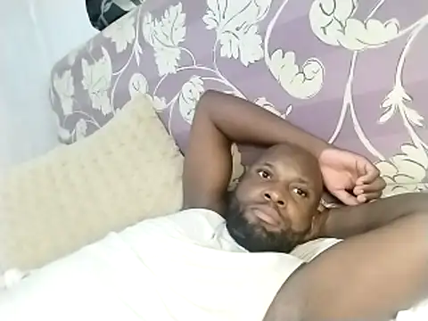 Snapshot of Stallion100 chatting on 02-20-26, 06:26 Stallion100 online show from 02-20-26, 06:26