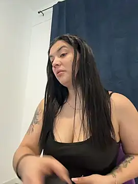 Snapshot of LuciaLoca chatting on 02-26-26, 08:36 LuciaLoca online show from 02-26-26, 08:36