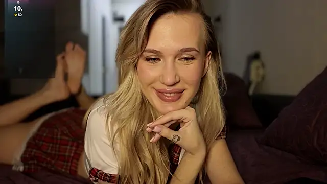 lluna drug online show from 11-23-25, 10:58