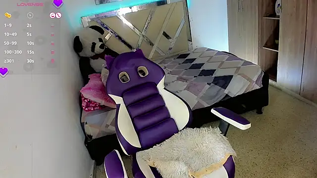 Charming J online show from 11-06-25, 06:17