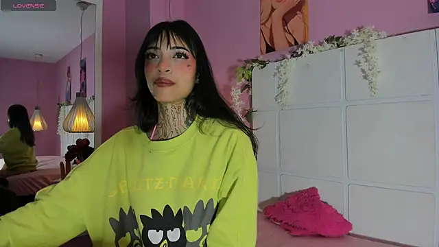 EllieStewart online show from 12-04-25, 01:10