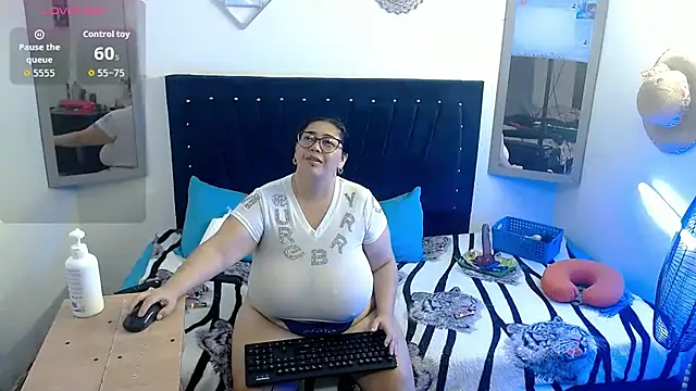 bubis laru53 online show from 10-28-25, 08:13