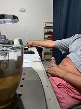 Snapshot of Alexwawapl chatting on 10-17-25, 08:10 Alexwawapl online show from 10-17-25, 08:10