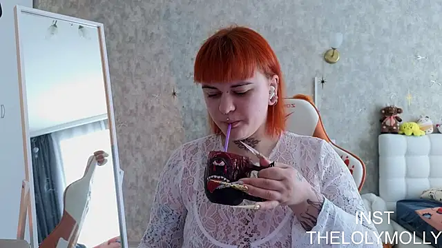 Snapshot of LolyMolli chatting on 06-21-26, 09:59 LolyMolli online show from 06-21-26, 09:59
