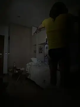 Snapshot of Kamaleonix chatting on 11-21-25, 11:59 Kamaleonix online show from 11-21-25, 11:59