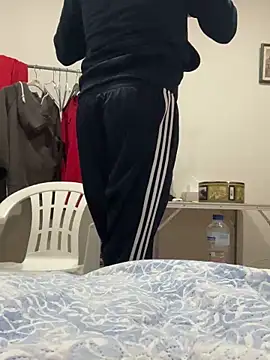 Snapshot of Kamaleonix chatting on 02-06-25, 12:11 Kamaleonix online show from 02-06-25, 12:11