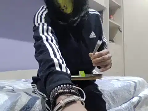 Snapshot of Kamaleonix chatting on 12-26-24, 12:46 Kamaleonix online show from 12-26-24, 12:46