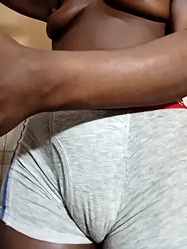 julietunderwoood online show from 10-05-25, 05:58