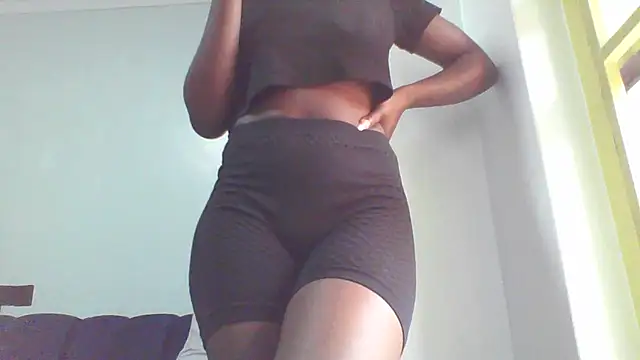 julietunderwoood online show from 04-18-26, 06:49