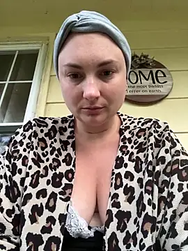 MilfyMrsRobinson online show from 05-26-26, 11:58