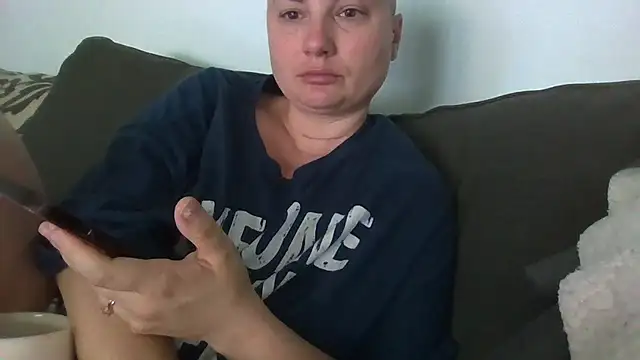 MilfyMrsRobinson online show from 06-01-26, 01:44