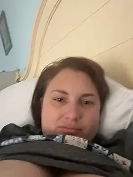 MilfyMrsRobinson online show from 01-19-26, 01:37