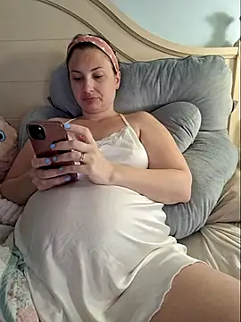 Snapshot of MilfyMrsRobinson chatting on 03-17-25, 02:23 MilfyMrsRobinson online show from 03-17-25, 02:23