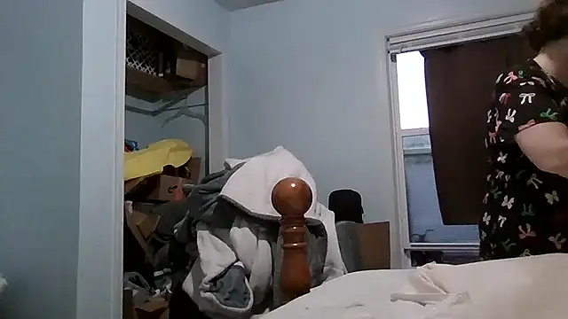 MilfyMrsRobinson online show from 12-17-25, 11:59