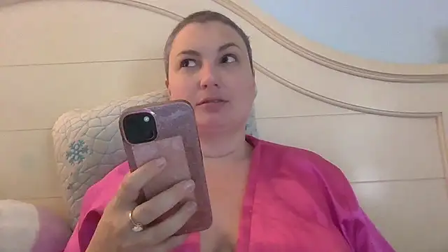 MilfyMrsRobinson online show from 07-23-26, 01:30