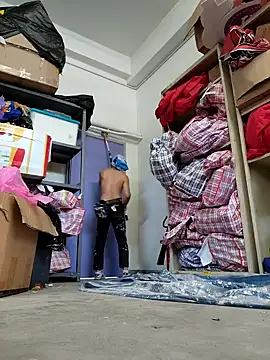 Snapshot of 2tomka52052sex chatting on 09-10-25, 01:15 2tomka52052sex online show from 09-10-25, 01:15