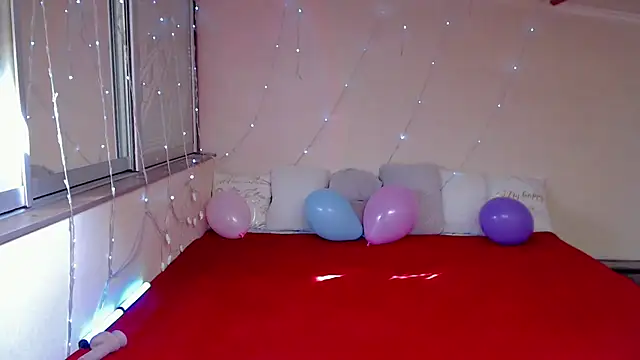 LizaSenri online show from 04-05-26, 06:53