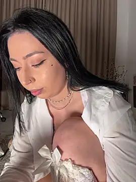 Snapshot of KimArts chatting on 02-18-26, 07:32 KimArts online show from 02-18-26, 07:32