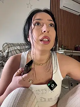 Snapshot of KimArts chatting on 02-25-26, 07:14 KimArts online show from 02-25-26, 07:14