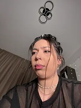 Snapshot of KimArts chatting on 02-11-26, 08:09 KimArts online show from 02-11-26, 08:09