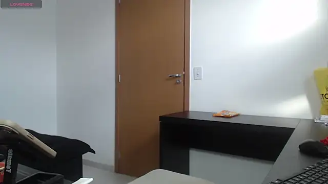 charlotbelucci  online show from 10-27-25, 09:43