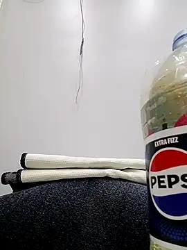 Snapshot of ListedLoin chatting on 02-20-25, 05:30 ListedLoin online show from 02-20-25, 05:30