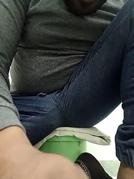 Snapshot of ListedLoin chatting on 02-21-25, 09:02 ListedLoin online show from 02-21-25, 09:02