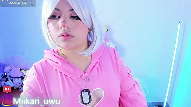 Snapshot of Ahri_Elderwood chatting on 02-13-26, 04:01 Ahri Elderwood online show from 02-13-26, 04:01