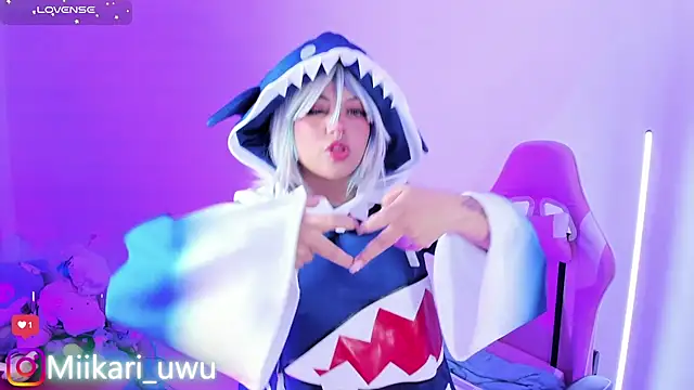 Snapshot of Ahri_Elderwood chatting on 12-23-25, 05:07 Ahri Elderwood online show from 12-23-25, 05:07