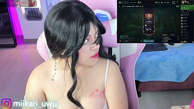 Snapshot of Ahri_Elderwood chatting on 02-06-25, 10:14 Ahri Elderwood online show from 02-06-25, 10:14