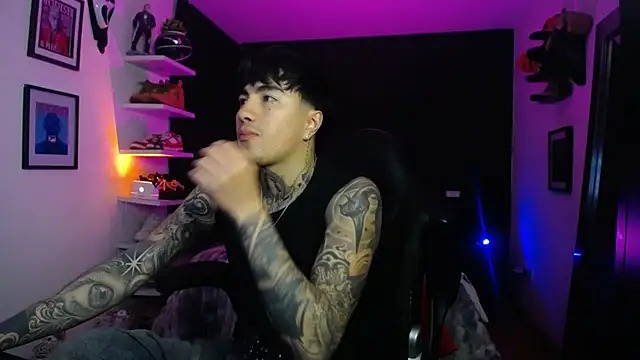 jung dragon online show from 11-19-25, 04:56