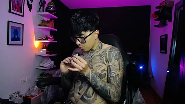 jung dragon online show from 11-22-25, 04:11