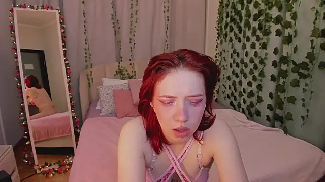 Love is Lola online show from 12-16-25, 12:15