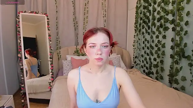 Love is Lola online show from 11-06-25, 11:53