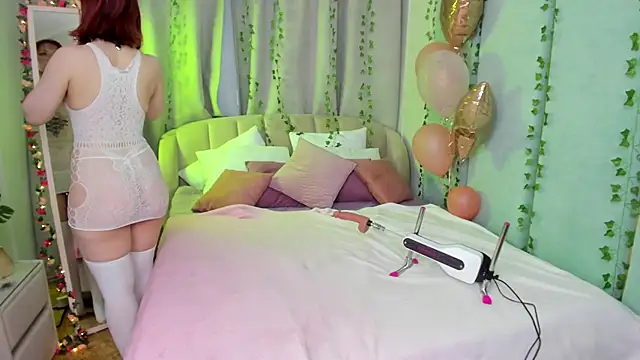 Love is Lola online show from 03-09-25, 01:14