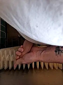 joycock8 online show from 01-03-25, 09:04