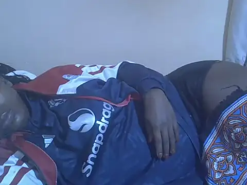 HOT-JAZMINE online show from 12-17-25, 05:56