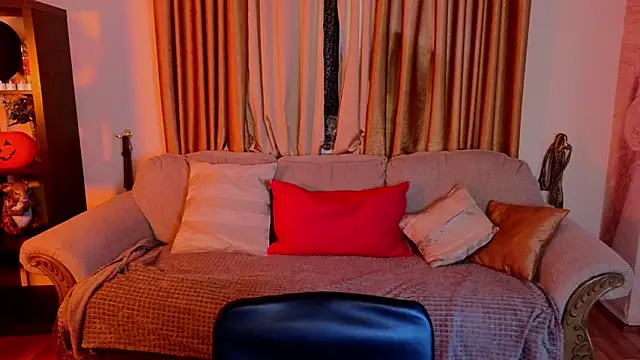 JessicaCartier online show from 11-13-25, 04:27