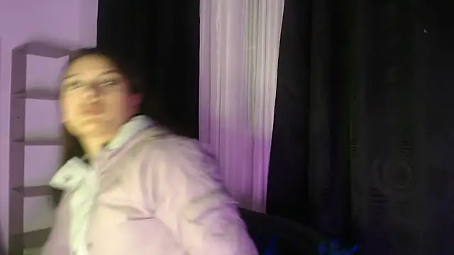 Abril Squirt online show from 09-15-25, 05:52