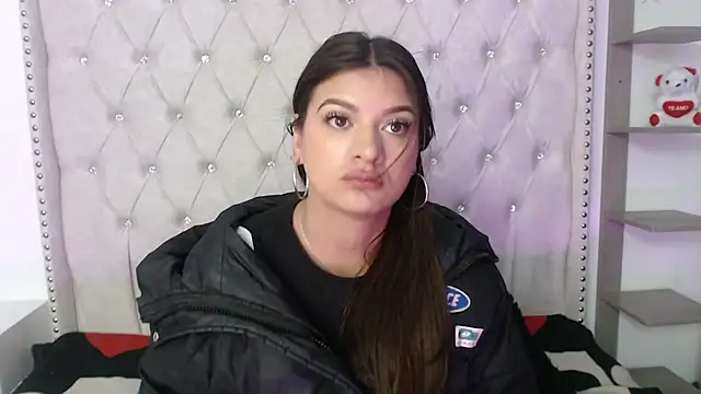 Abril Squirt online show from 09-26-25, 09:38