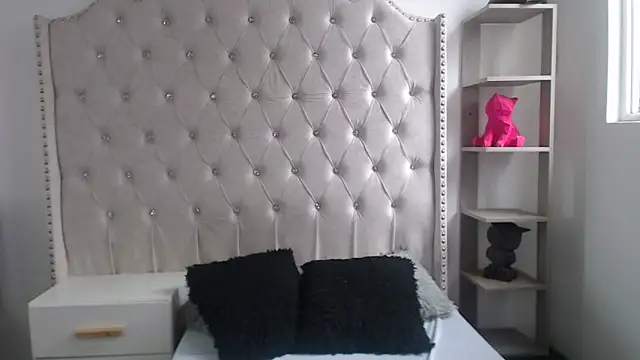 Abril Squirt online show from 03-09-26, 08:34