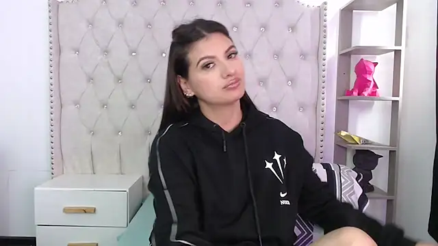 Abril Squirt online show from 04-15-26, 08:09